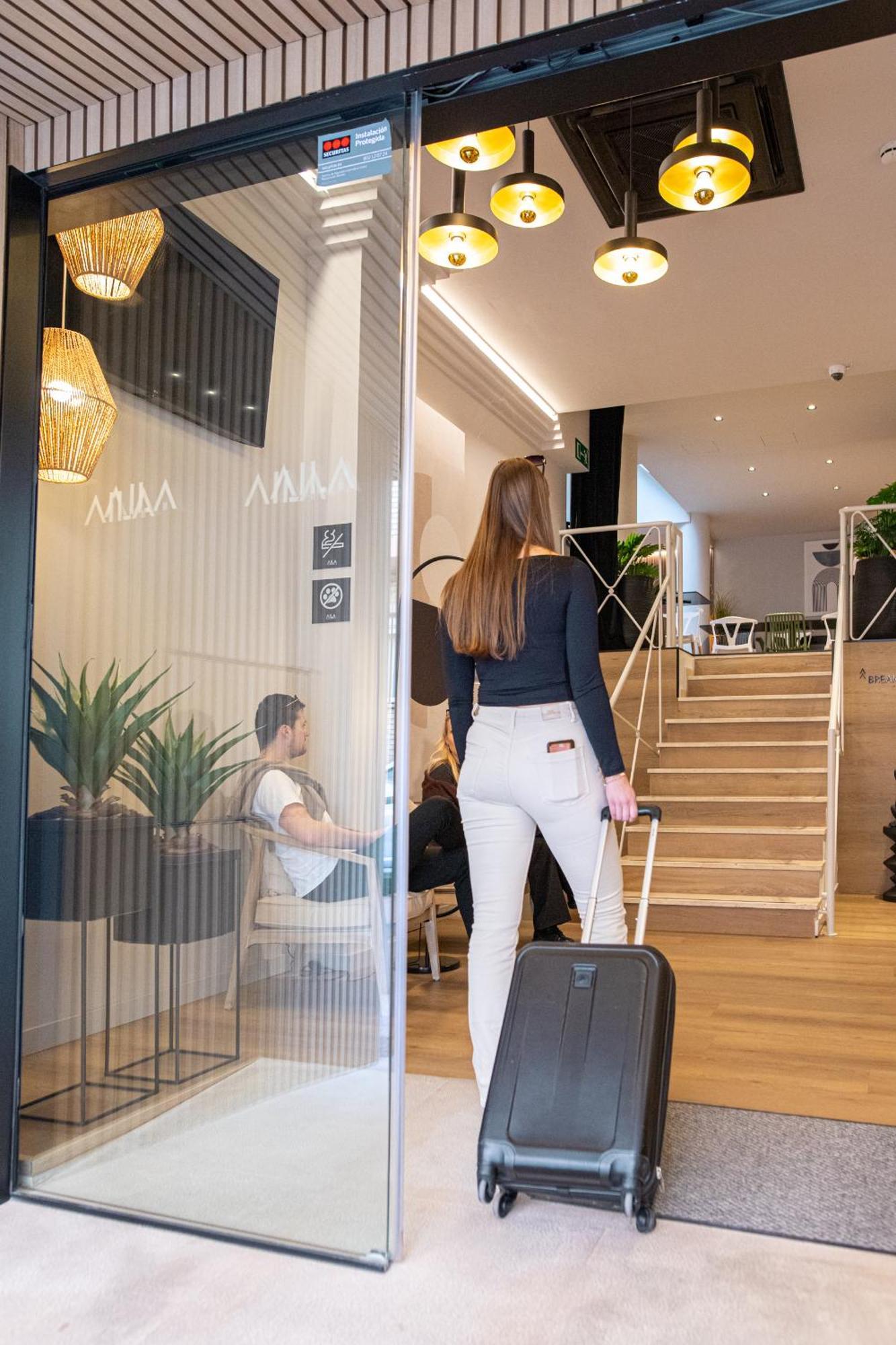 Aila Ii Boutique By Singularstays - Digital Access Hotel Burjassot
